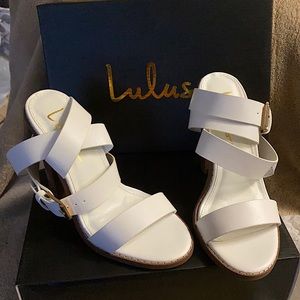 Lulus white leather strap heals
